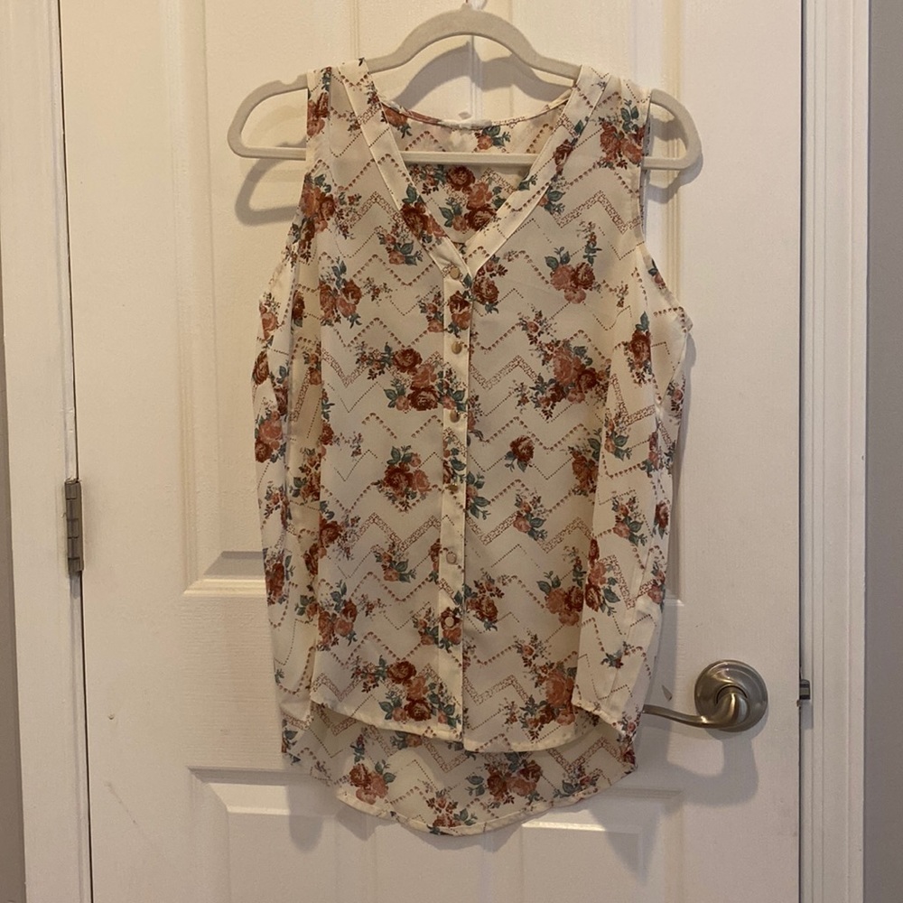 Maurices size M floral button front tank